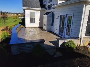 Patio with Curved Seat Wall