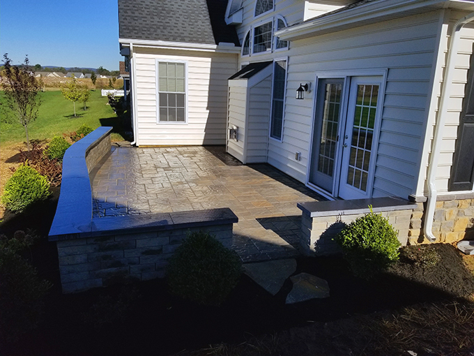 Patio with Curved Seat Wall